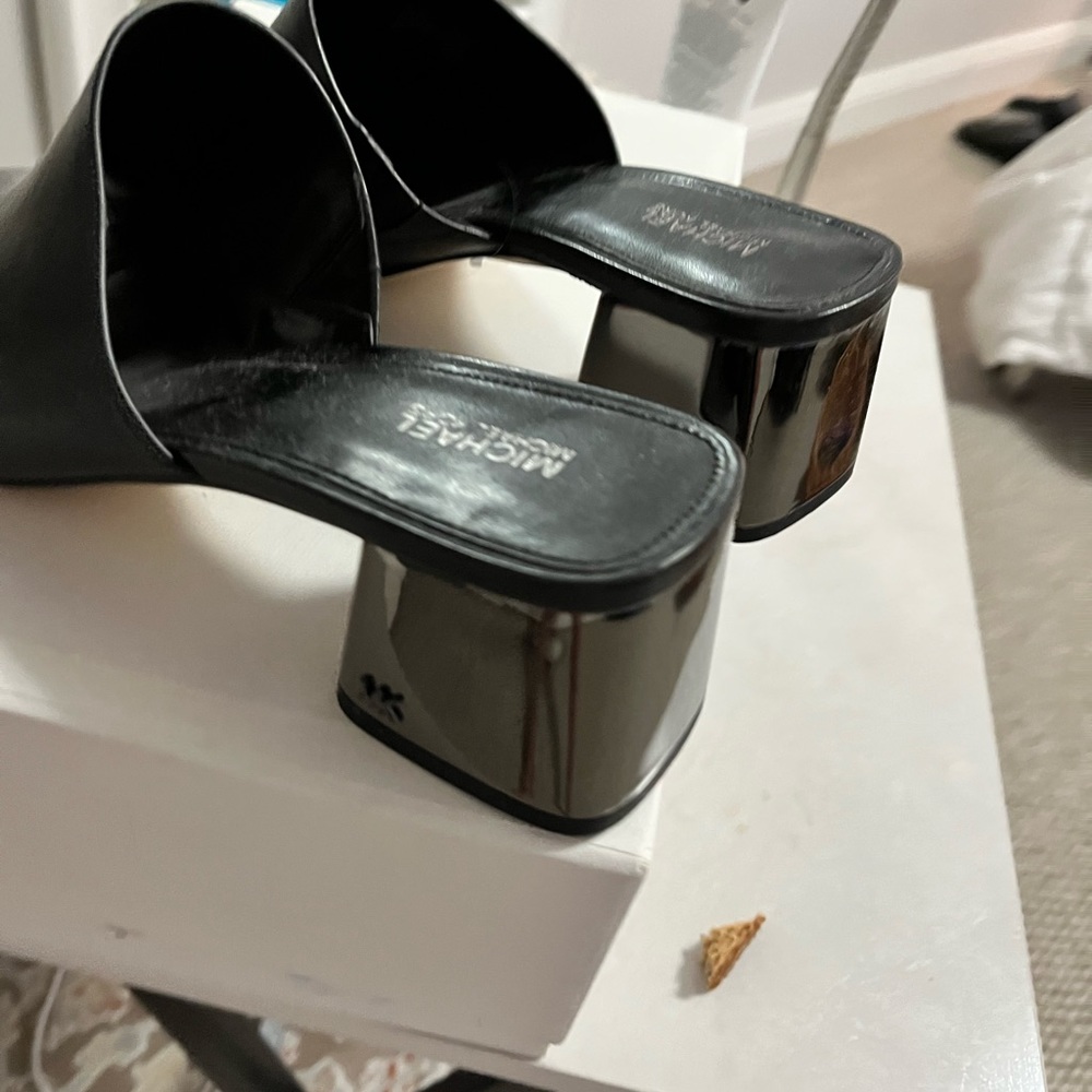 Shoes - Picture 2 of 3